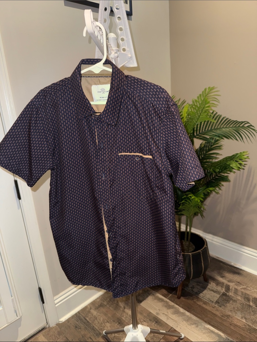 Short-Sleeve Navy Patterned Button-Up Shirt